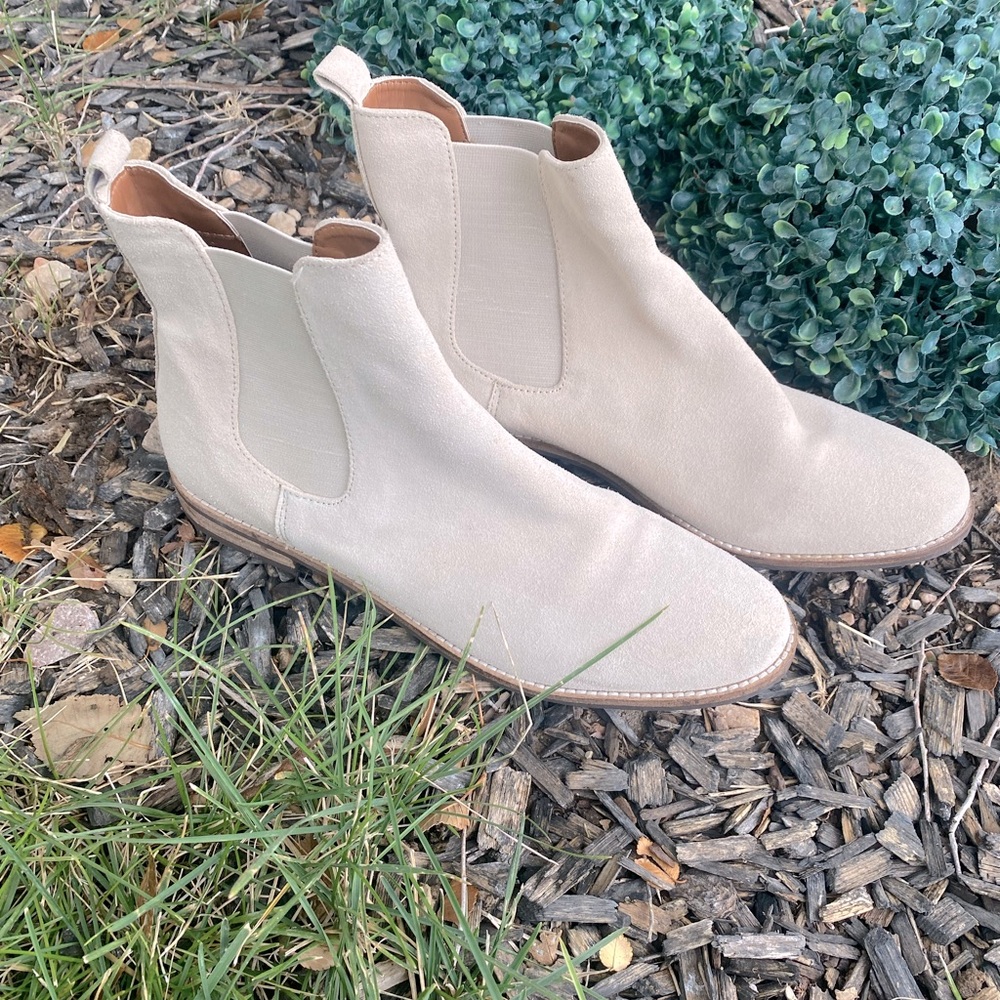 Lucy Avenue booties in cream. Size 8.5 very light wear.